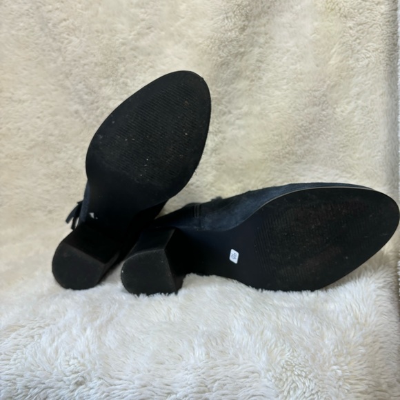 SIZE 8 NAVY BLUE FAUX SUEDE FRINGE BOOTIES! - Picture 4 of 5